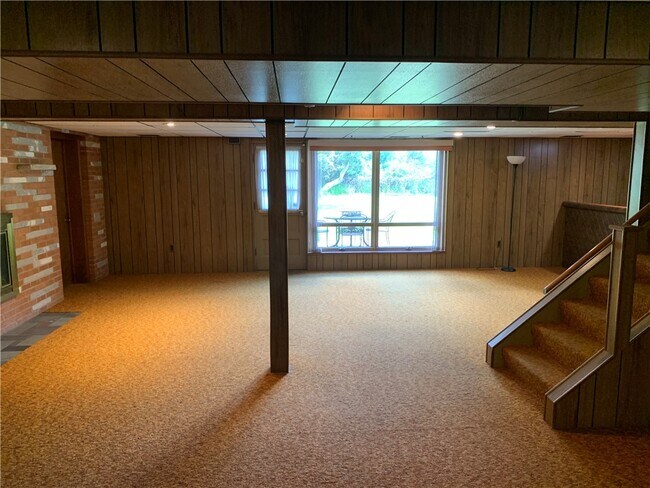 Foto del edificio - 20 Pine Hill Dr