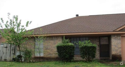 Building Photo - 441 Signal Hill Ct N