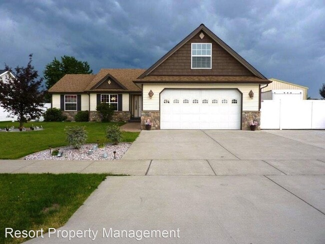 Building Photo - 3 br, 2 bath House - 8482 N Brookside Dr