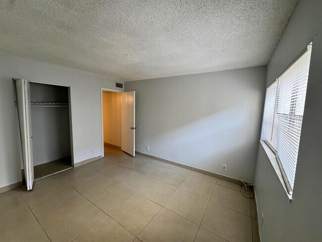 Foto del edificio - 4423 Treehouse Ln