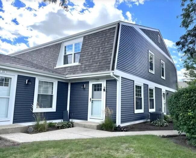 Building Photo - 319 Farmingdale Cir