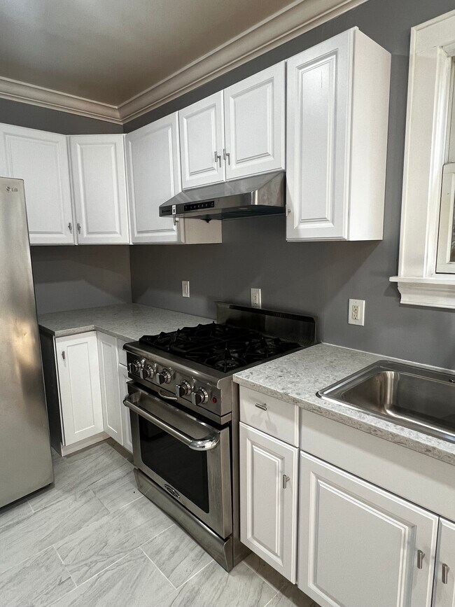 Kitchen - 111 Lafayette St