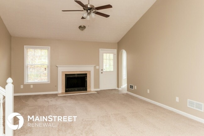 Building Photo - 127 Kingswood Dr