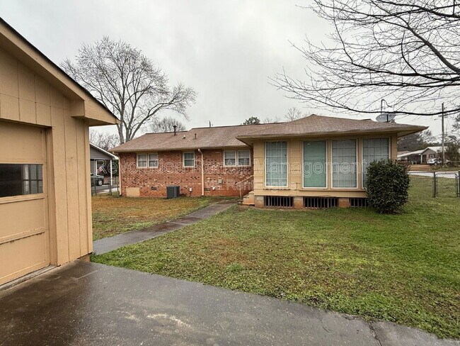 Foto del edificio - 500 Terry Dr