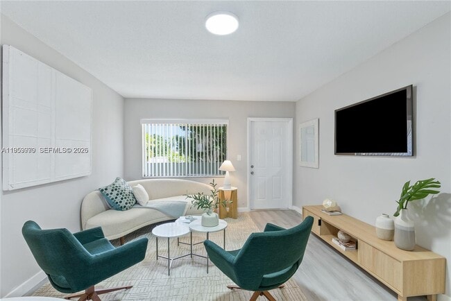 Building Photo - 500 SE 22nd St