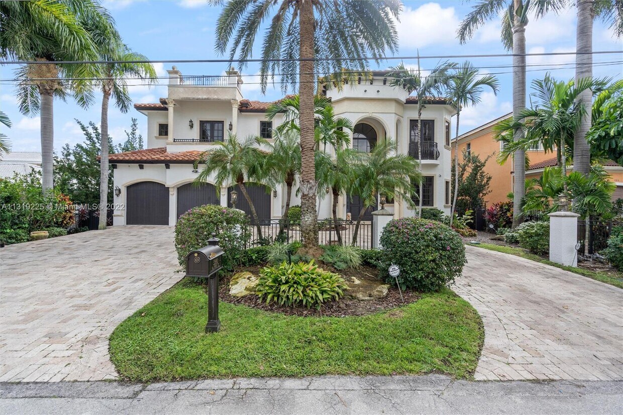 Foto principal - 3380 NE 170th St
