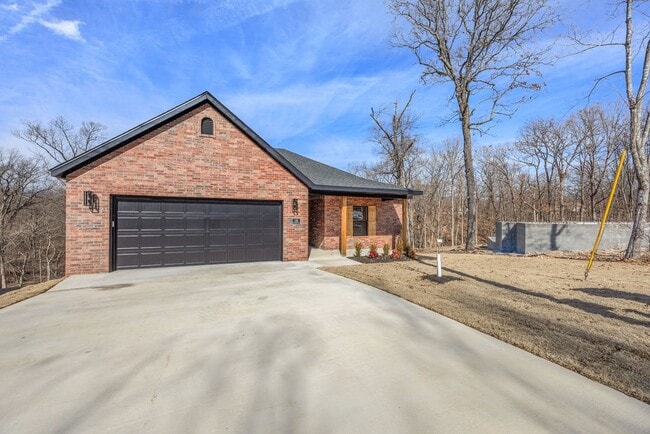 Building Photo - 18 Dumfries Ln