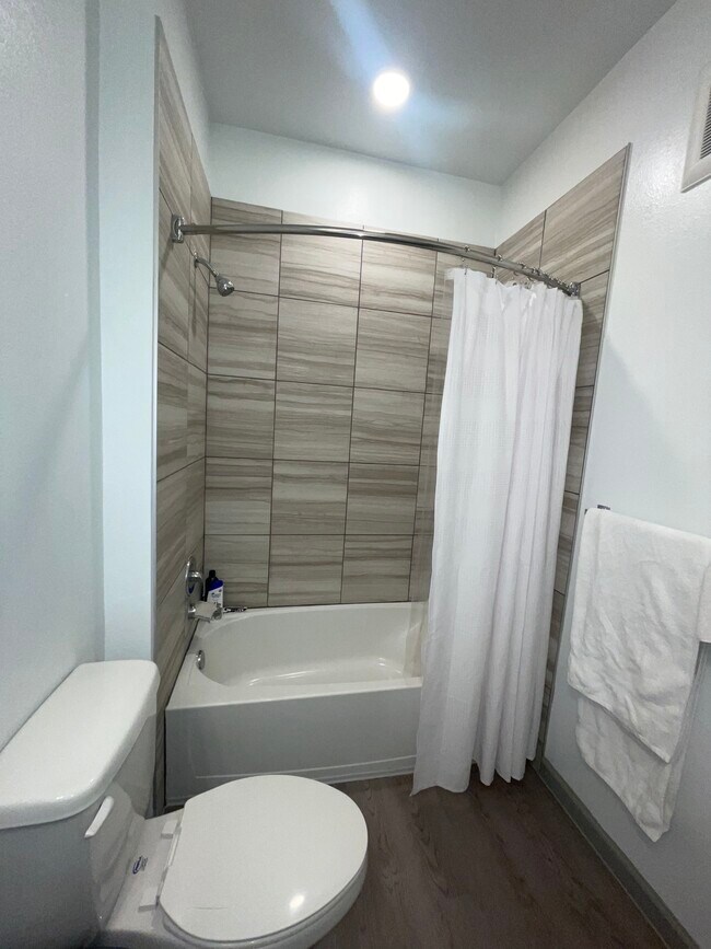 Bathroom - 2309 Lake Rd