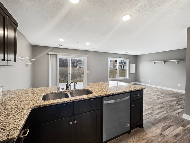 Foto del edificio - 4131 228th Ave NW