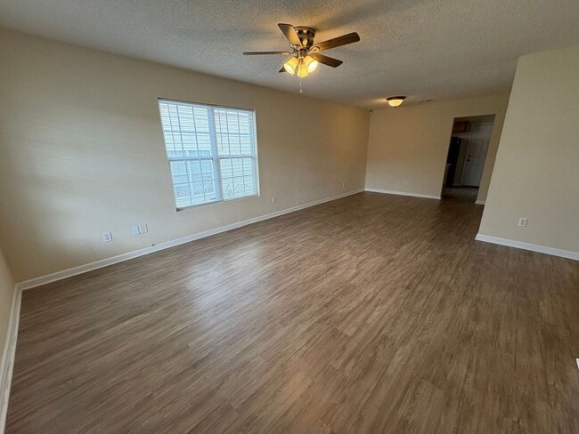 Building Photo - This spacious 2-bedroom, 2-bathroom duplex