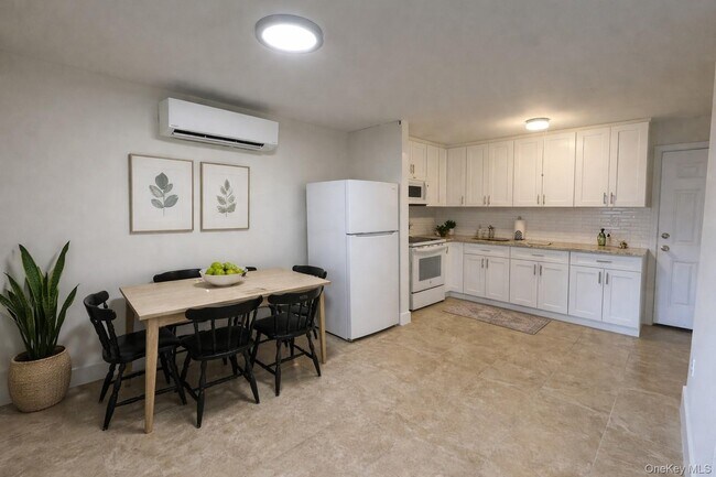 Foto del edificio - 110 Jericho Tpke