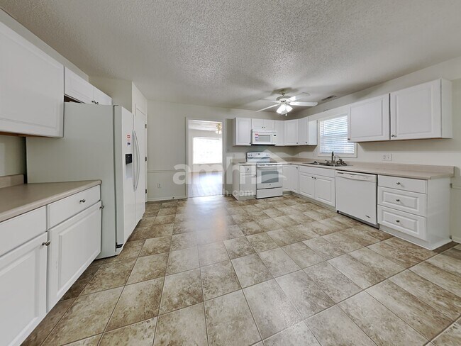 Foto del edificio - 1703 Hunterwoods Dr
