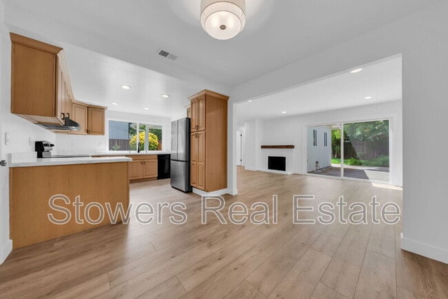 Building Photo - 216 Joaquin Dr
