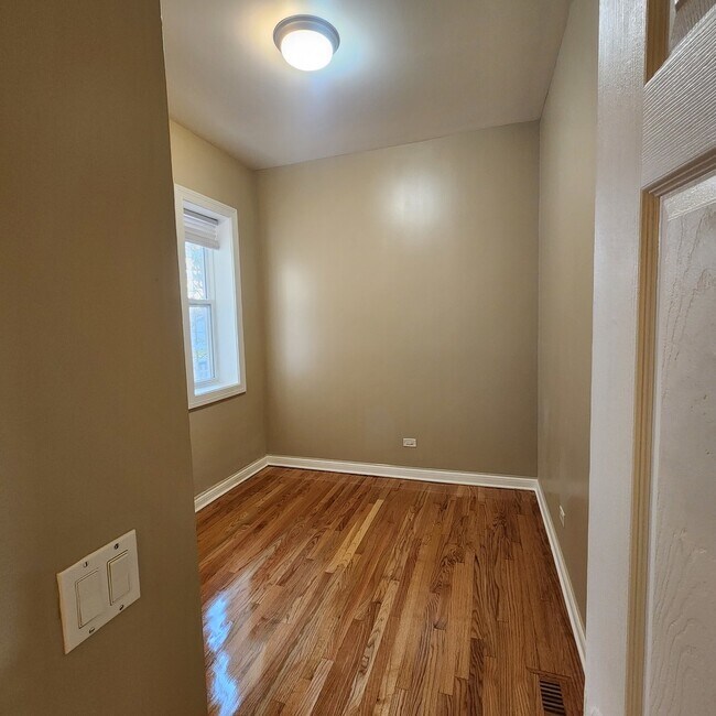 230 N Sacramento Blvd, Chicago, IL 60612 House Rental in Chicago, IL