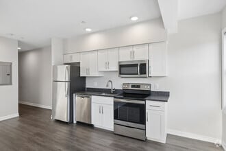 1BR, 1BA - 500SF - Kitchen - The Bradford