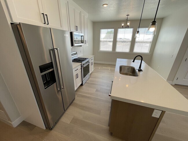 Building Photo - 54 S Tungsten Wy