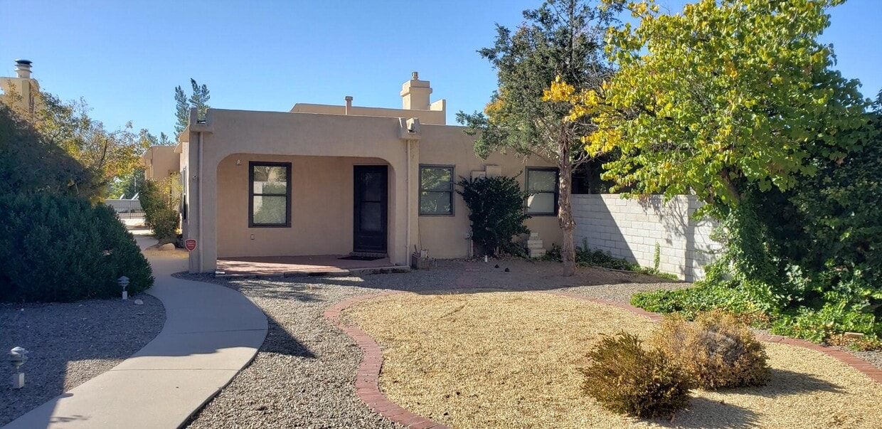 5913 Cubero Dr NE, Albuquerque, NM 87109 Townhome Rentals in