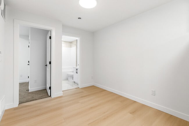 Building Photo - 16006-16103 103 Ave NW
