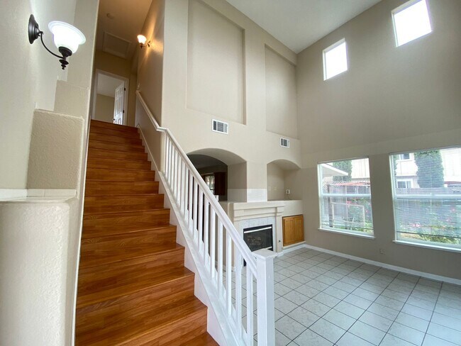 Foto del edificio - 3 Bedroom Home in SW Santa Rosa