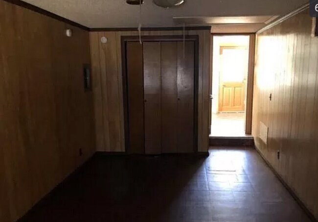 Building Photo - 2024 Pawnee Ave