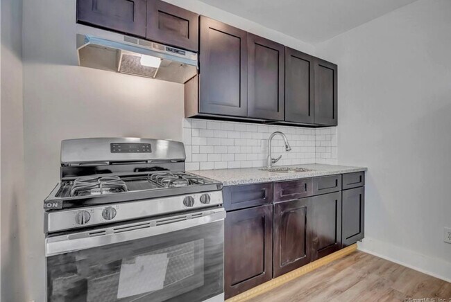 Building Photo - 708 Orchard St