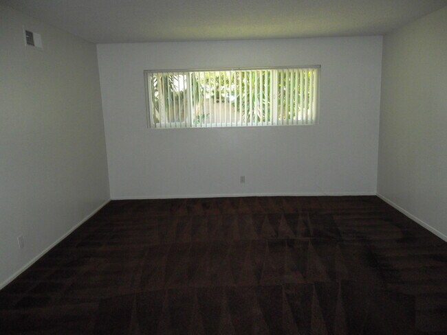 LIVING ROOM - 8692 Royer Cir
