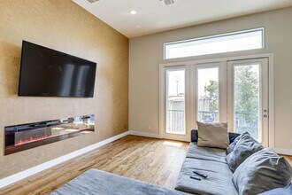 Building Photo - 1613 Bonner St