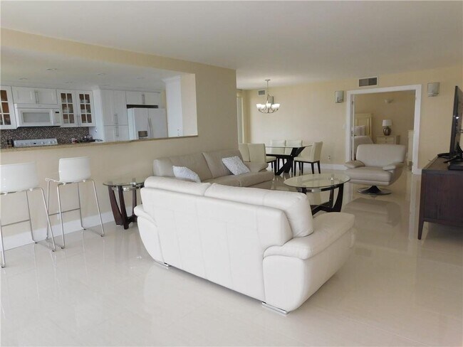 Building Photo - 1370 S Ocean Blvd