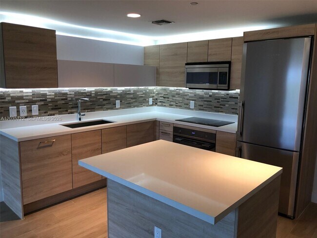 Foto del edificio - 16385 Biscayne Blvd