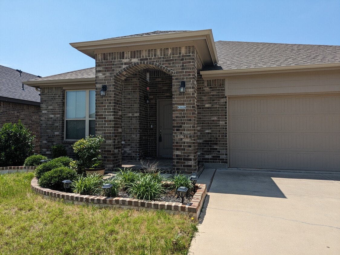 Photo - 1108 Bowlus Dr (Fort Worth, TX)