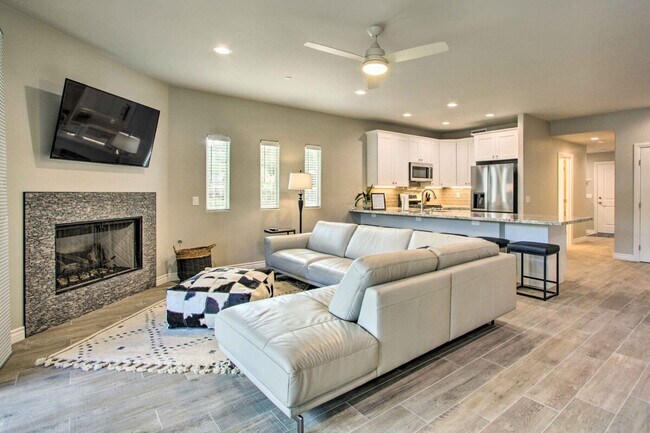 Foto del edificio - 6145 E Cave Creek Rd