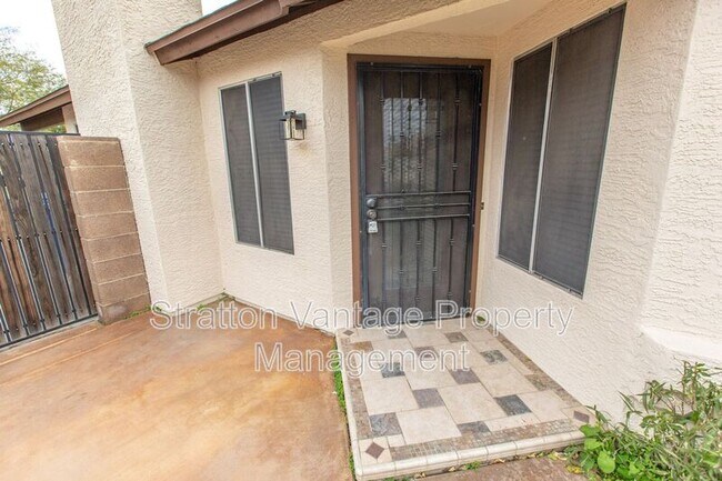 Foto del edificio - 17121 N Larkspur Ln