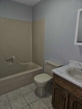 Building Photo - 207 Country Villa Ln