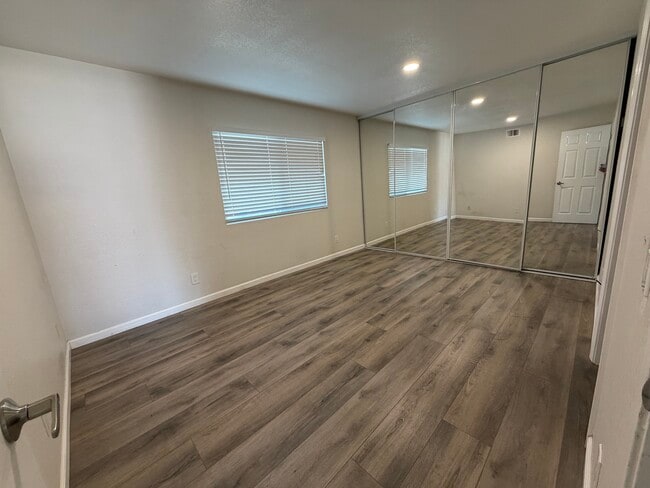 Foto del edificio - 10242 Kamwood Pl