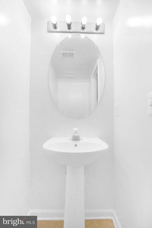 Foto del edificio - 11421 Abner Ave