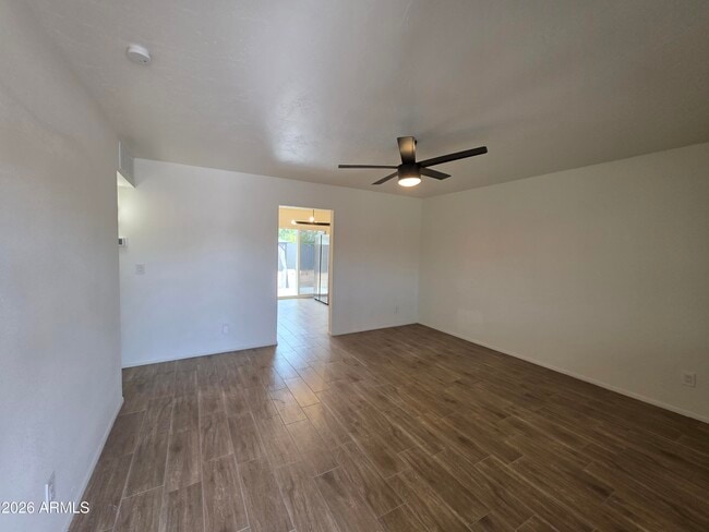 Building Photo - 3735 E Claire Dr