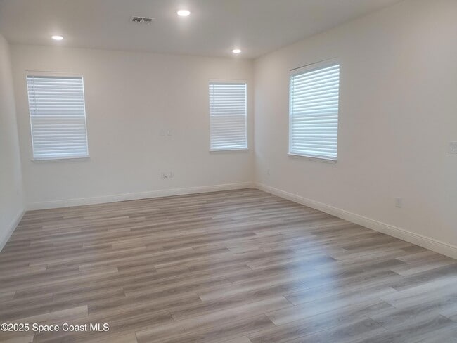 Building Photo - 920 Covington Ct