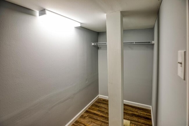 Building Photo - 706 Chickamauga Ave