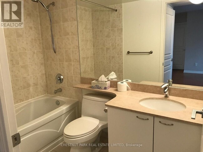 Photo du bâtiment - 1403 Royal York Rd