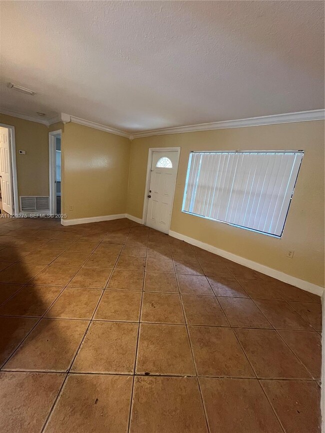 Foto del edificio - 1201 NW 117th St