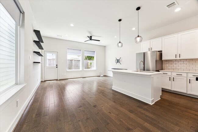 Foto del edificio - 4155 Griggs Rd