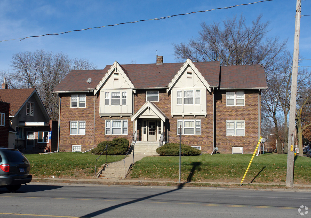 Building Photo - University Apartments