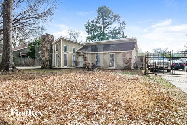 Building Photo - 6331 Golden Park Dr