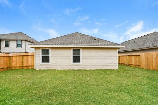 Building Photo - 303 Fallow Deer Dr