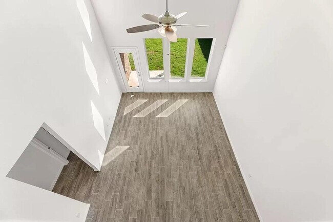 Foto del edificio - 3100 Leatherwood Ln