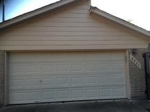 Primary Photo - 8021 Oakwood Forest Dr