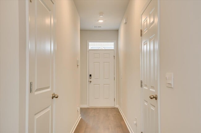 Foto del edificio - 5148 Captain Dr