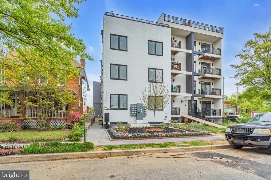 Photo - 1103 Fern Street NW Unit 301