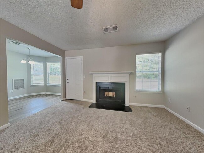 Foto del edificio - 205 Oak Terrace Dr