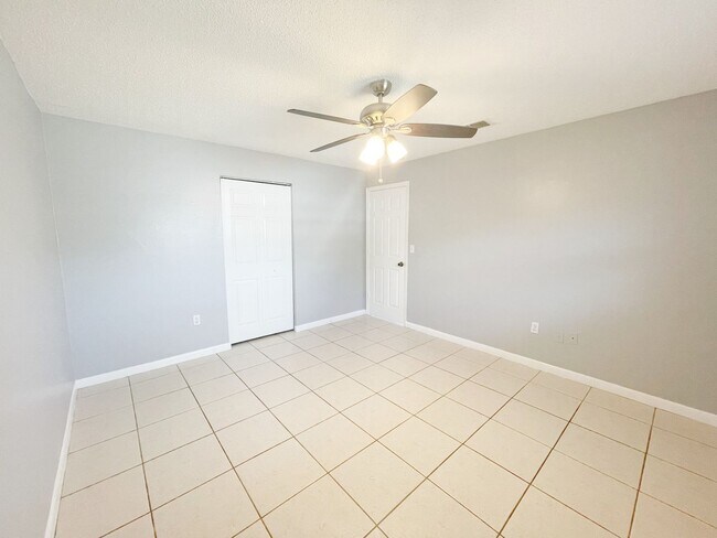 Building Photo - 1551 Swordbill Dr